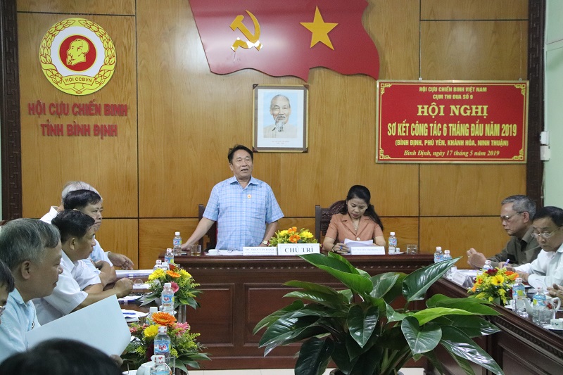 Đồng chí Trần Văn Hạnh, Ủy viên Thường vụ Trung ương Hội CCB Việt Nam, Cụm trưởng Cụm thi đua số 9, chủ trì Hội nghị.